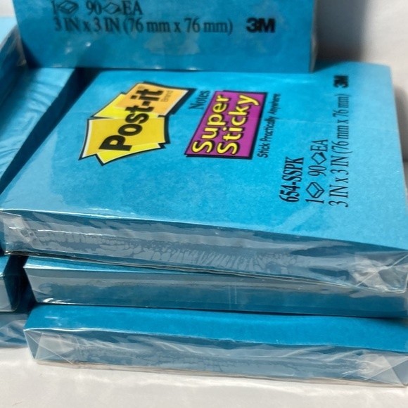 Post It Notes Super Sticky Bright Blue 8 Packs - Picture 3 of 9
